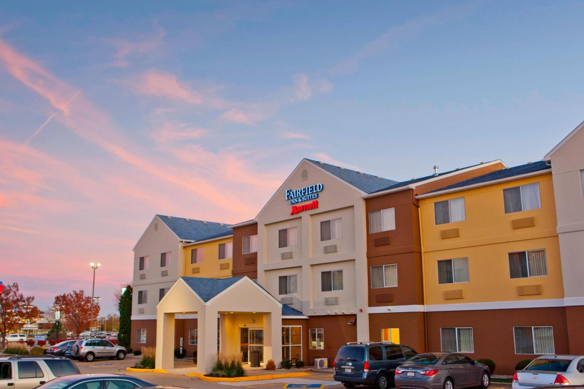 Fairfield Inn & Suites By Marriott Champaign Exterior photo